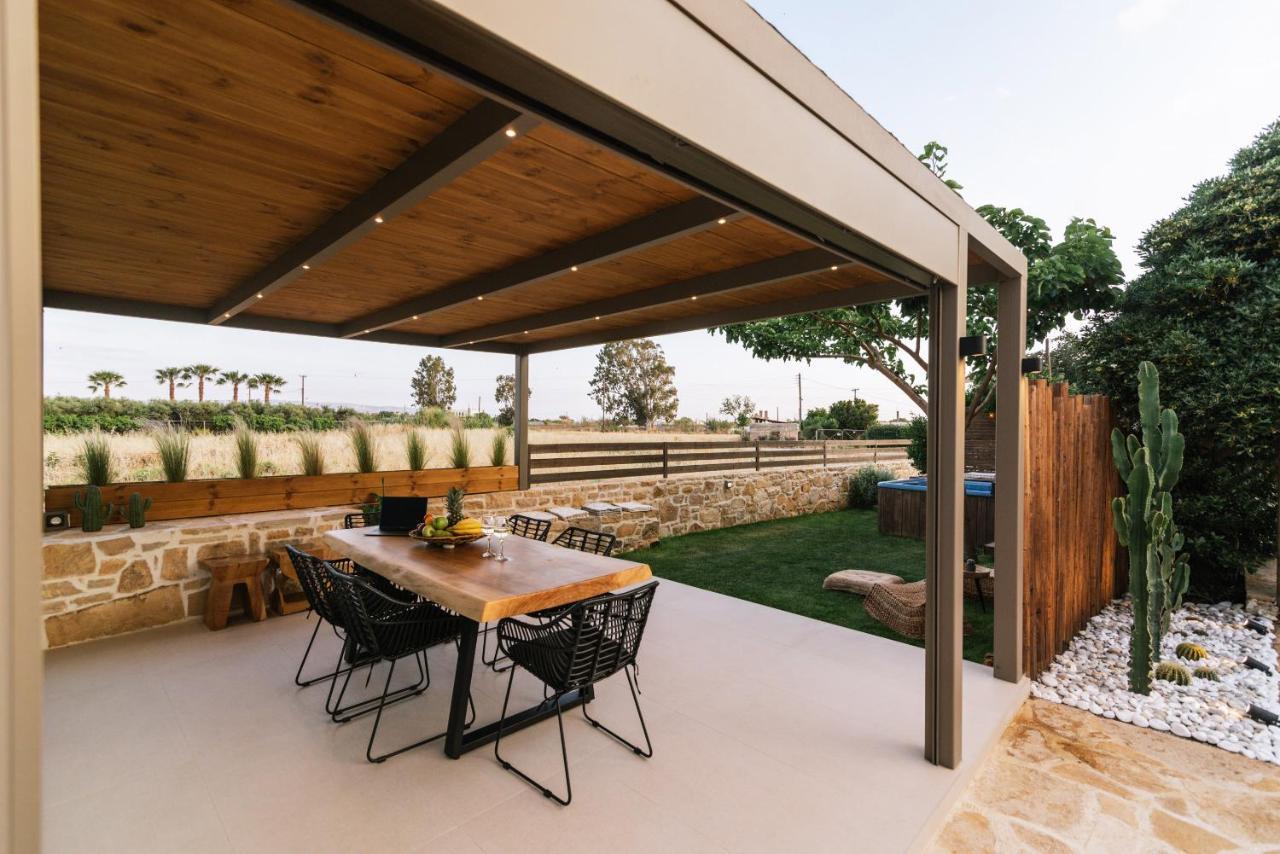 Villa Repsimia With Private Jacuzzi Kokkinos Pirgos Exterior photo