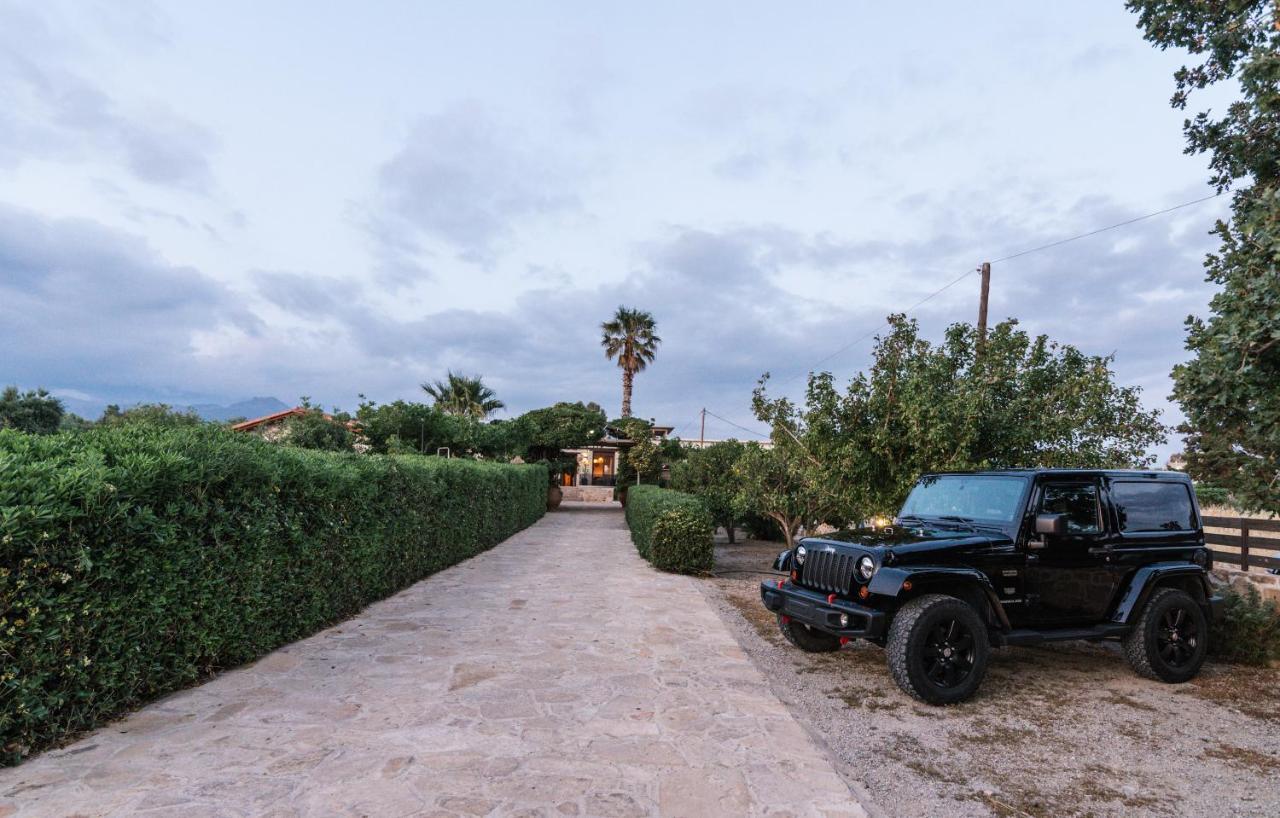 Villa Repsimia With Private Jacuzzi Kokkinos Pirgos Exterior photo
