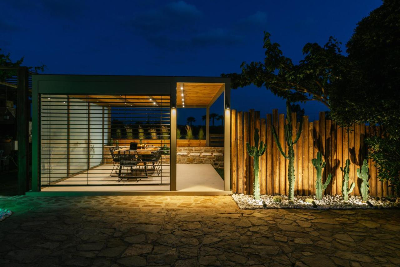 Villa Repsimia With Private Jacuzzi Kokkinos Pirgos Exterior photo