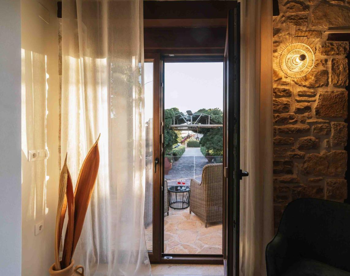 Villa Repsimia With Private Jacuzzi Kokkinos Pirgos Exterior photo