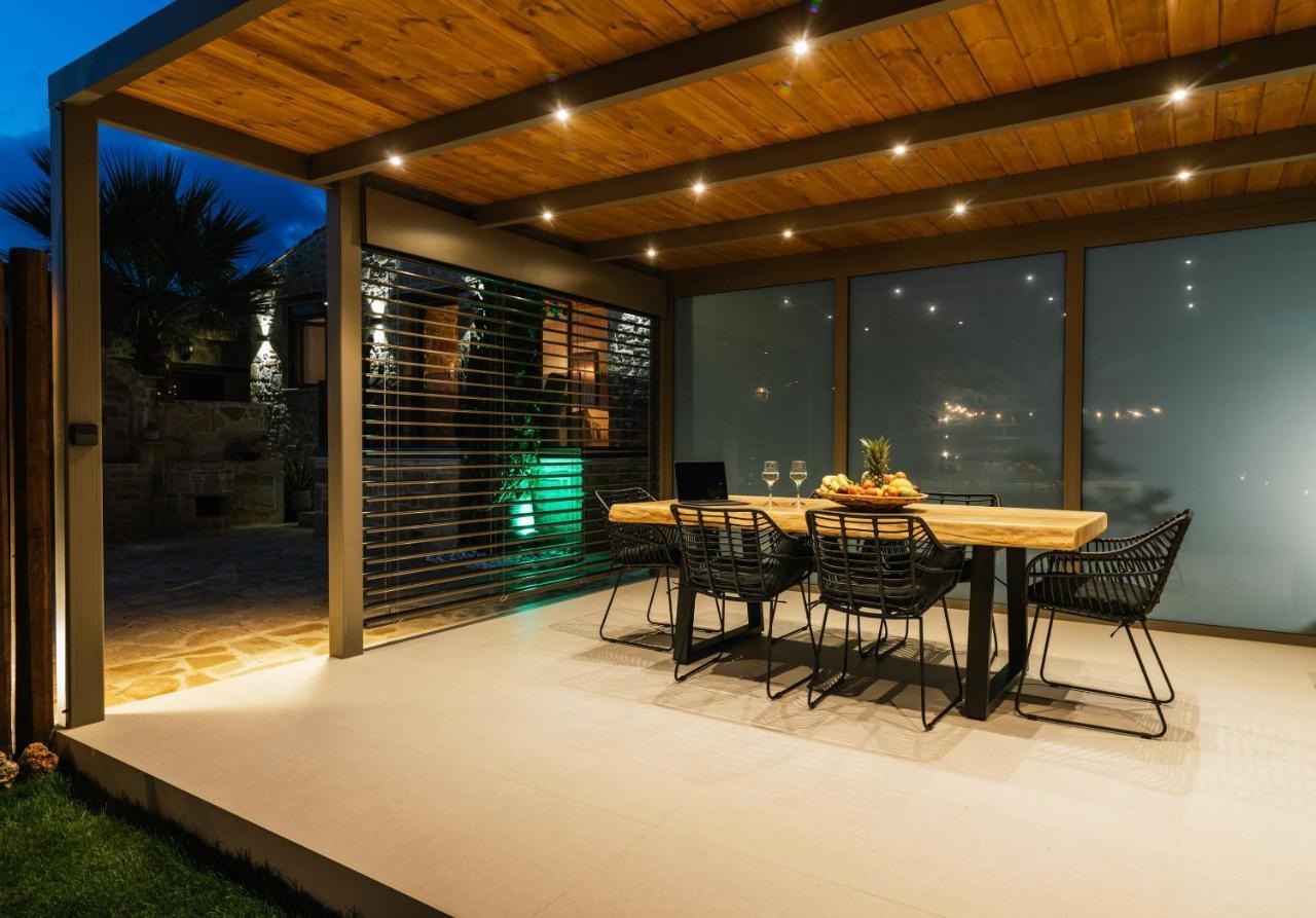 Villa Repsimia With Private Jacuzzi Kokkinos Pirgos Exterior photo